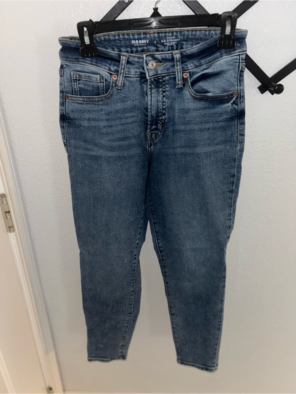 Old Navy O.G. Straight Jeans Size
2 Medium Wash High Rise
Straight Leg Stretch - Picture 2 of 4